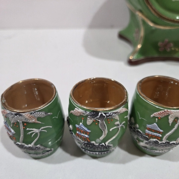 7 Pcs Moriyama Mori-Machi Japan Porcelain Sake Decanter Barrel & Cups 1926-1929 - Picture 8 of 17